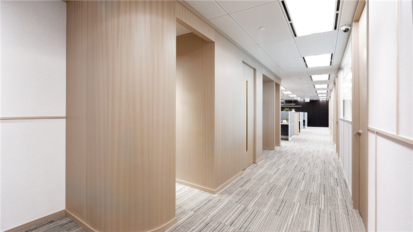 300平極簡主義辦公空間設(shè)計效果圖