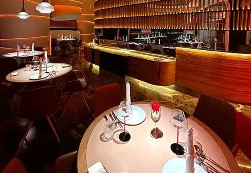 鄭州高端西餐廳裝修:奢華氛圍與優雅格調營造