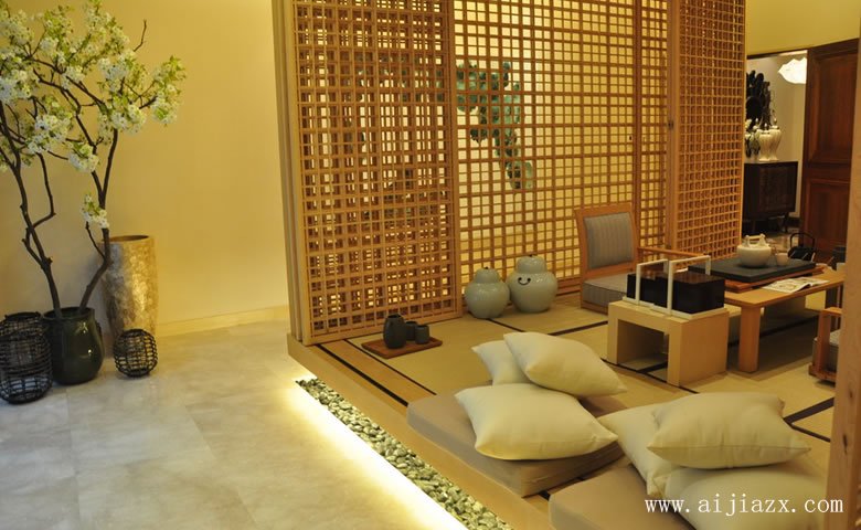 開放式的日式風(fēng)格客廳裝修效果圖