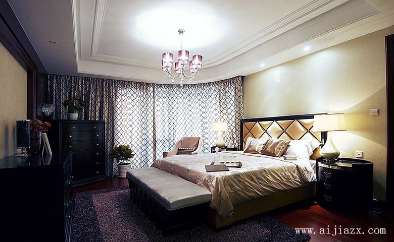  純美環(huán)境的簡(jiǎn)歐風(fēng)格大戶型臥室裝修效果圖