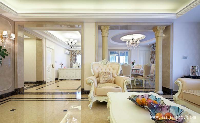 奢華優(yōu)美的歐式風格兩居室客廳裝修效果圖